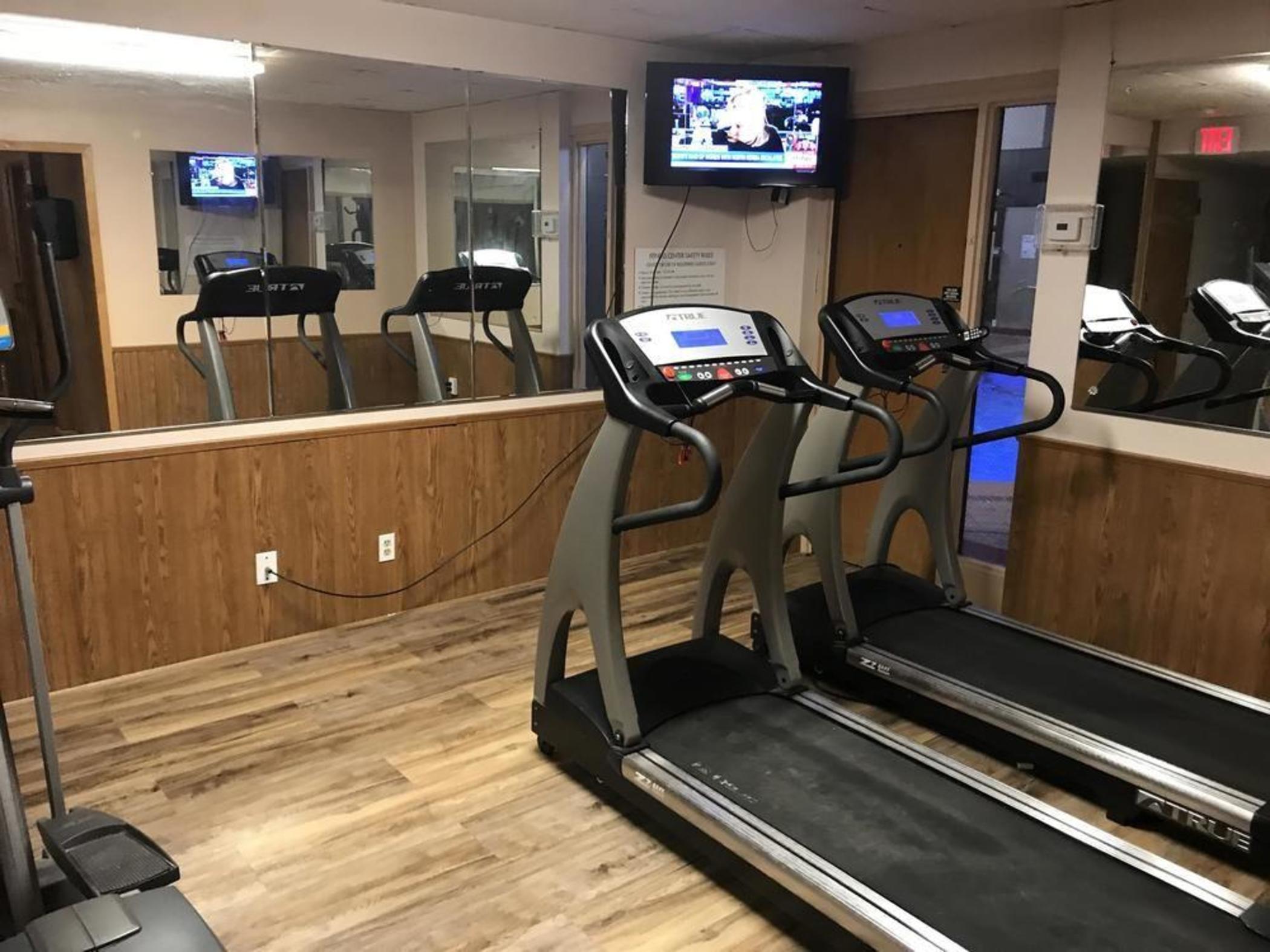 Ramada by Wyndham Albert Lea Bagian luar foto