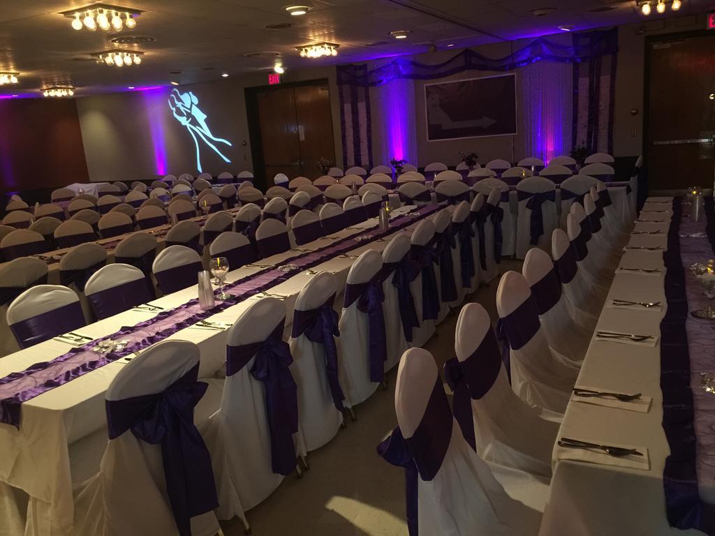 Ramada by Wyndham Albert Lea Bagian luar foto