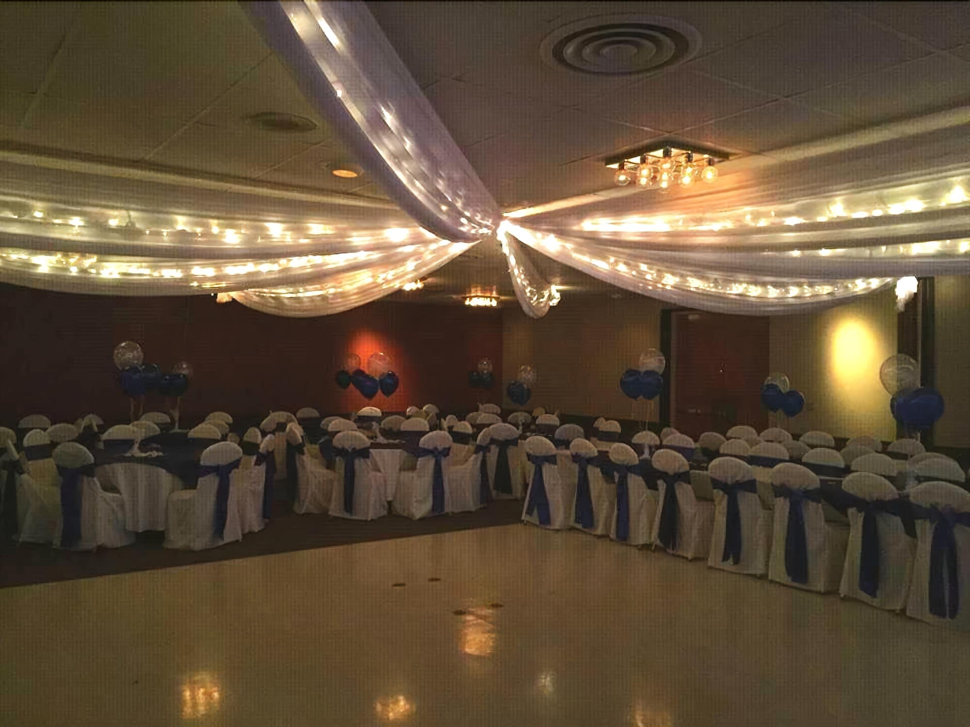 Ramada by Wyndham Albert Lea Bagian luar foto
