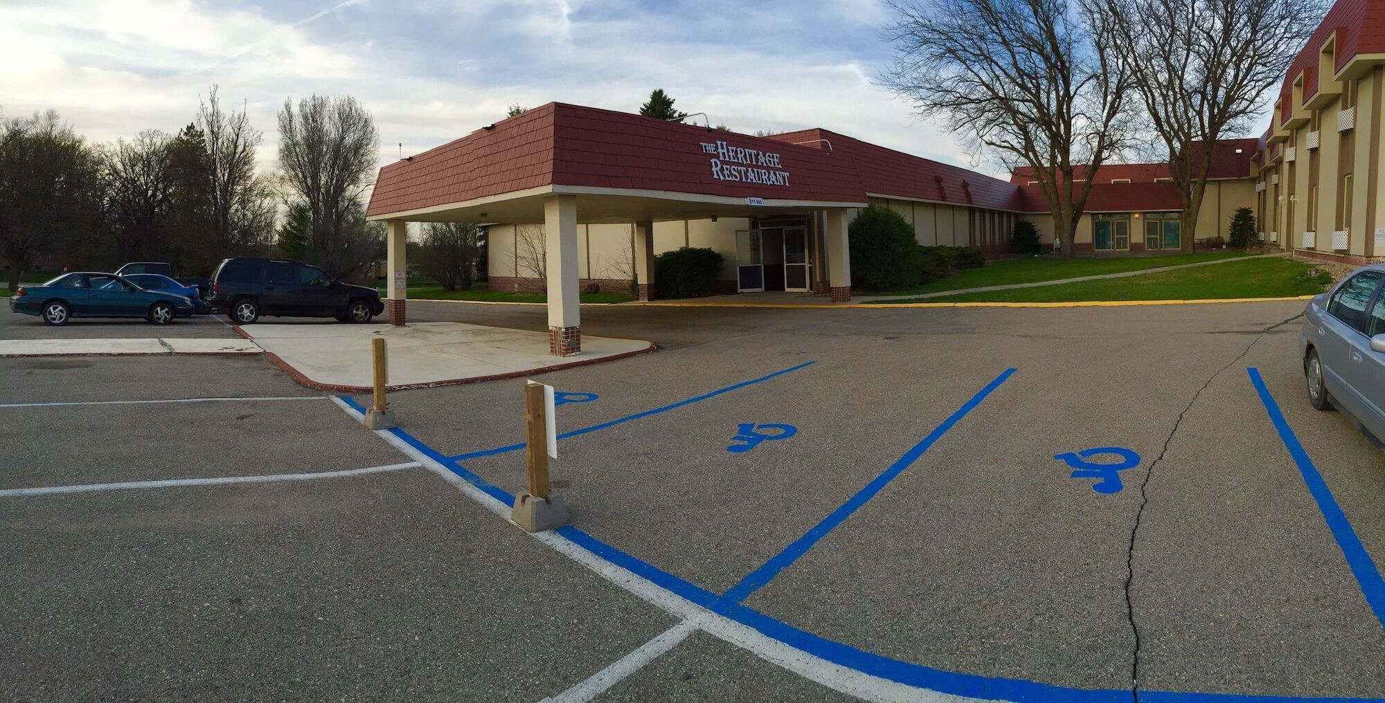 Ramada by Wyndham Albert Lea Bagian luar foto