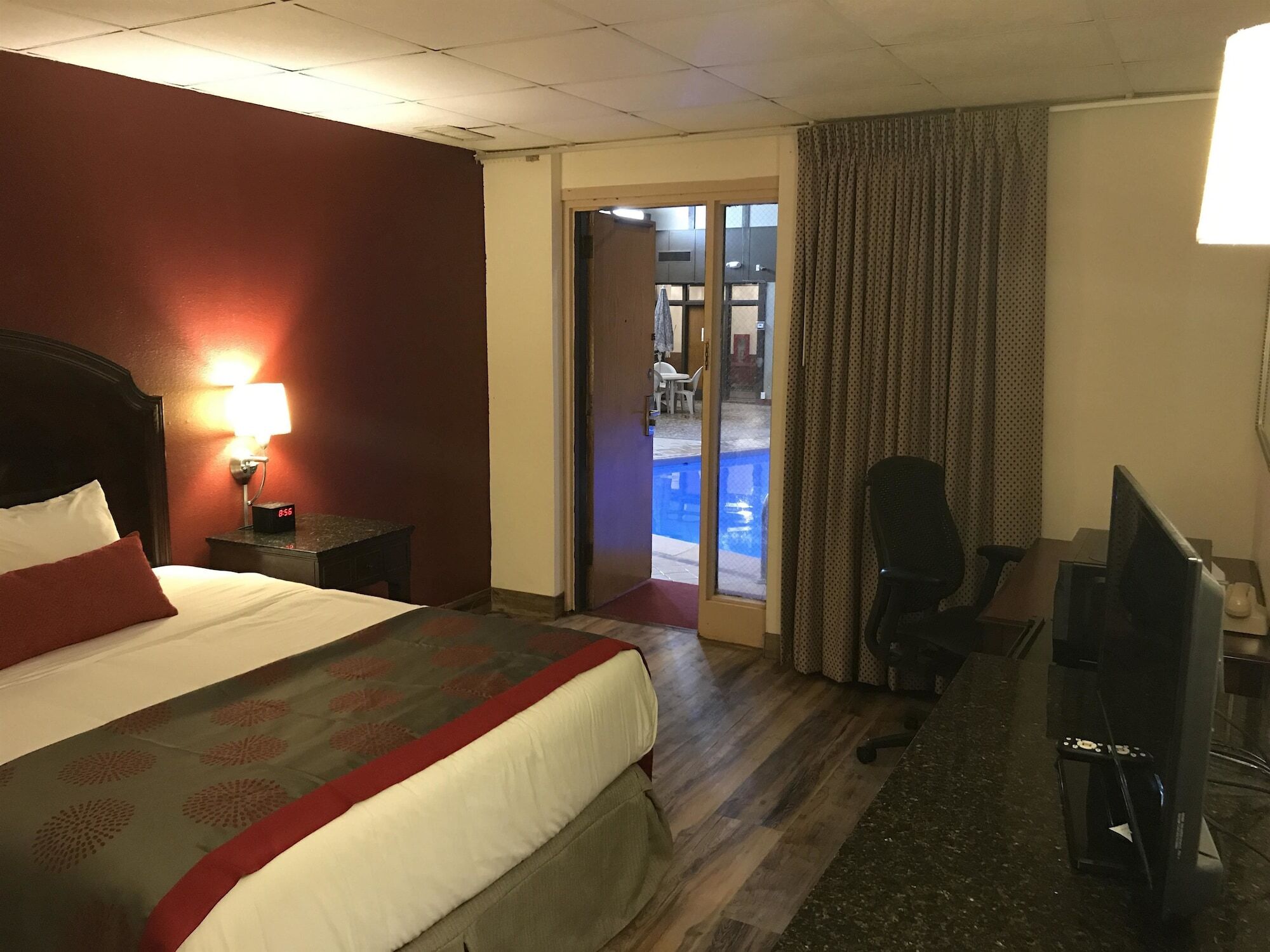 Ramada by Wyndham Albert Lea Bagian luar foto