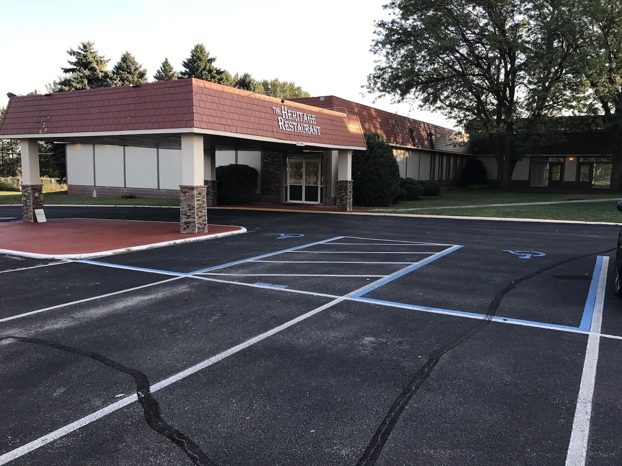 Ramada by Wyndham Albert Lea Bagian luar foto